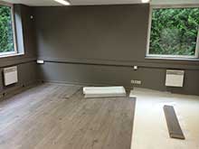 Peintures et parquet stratifies